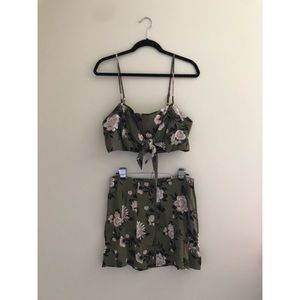 AEO Tie Front Crop & Zip Front Mini SET